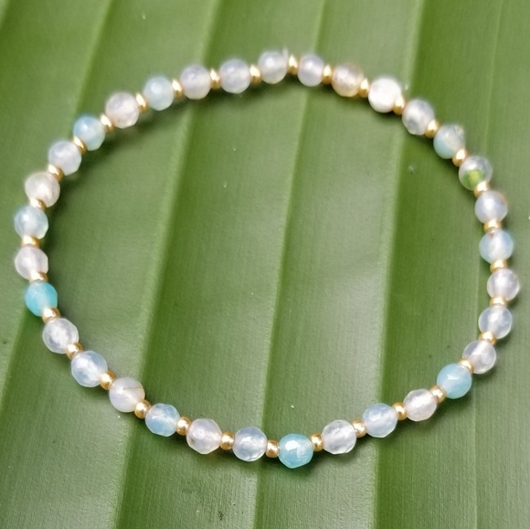 Woman's bracelet with gold tone spacers - Picture 3 of 3